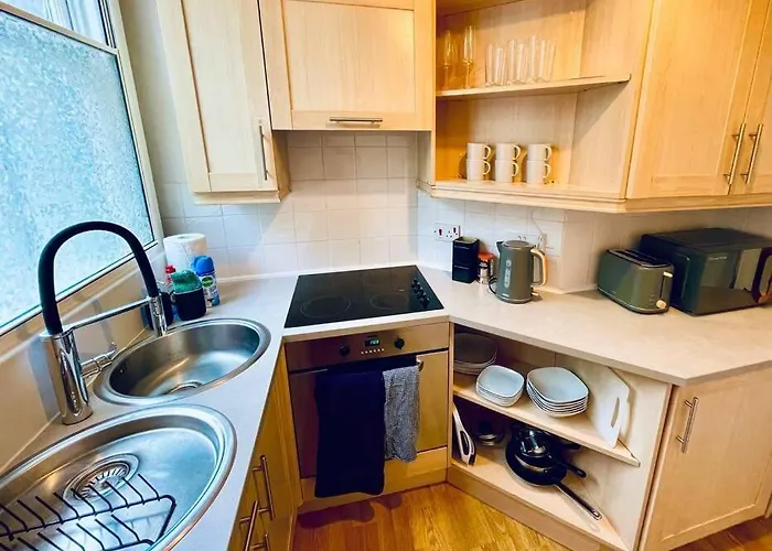 Central Studio Flat With Parking Permit
