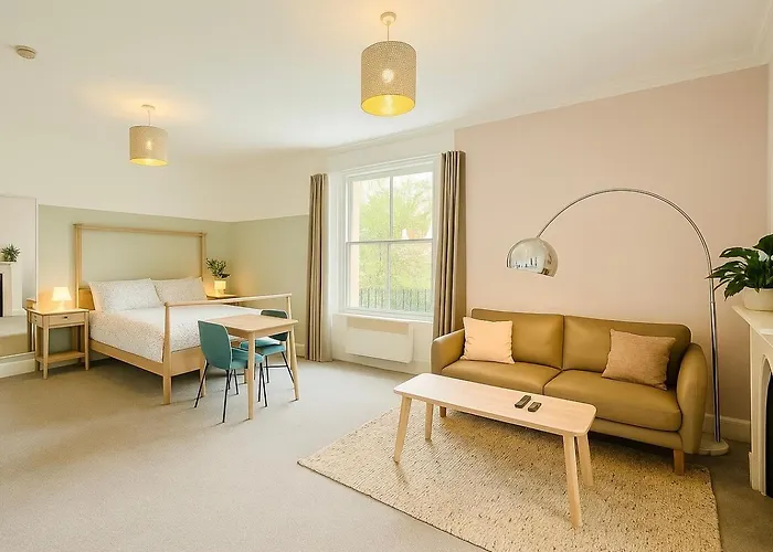 Central Studio Flat With Parking Permit